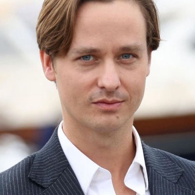 Tom Schilling image